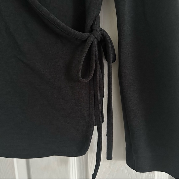 Size S Adidas Dark Grey Wrap Top with Hood - Picture 3 of 5